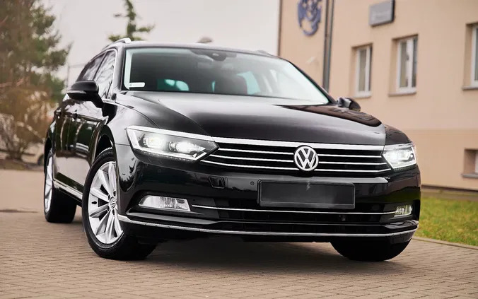 mazowieckie Volkswagen Passat cena 89800 przebieg: 99800, rok produkcji 2019 z Kamień Pomorski